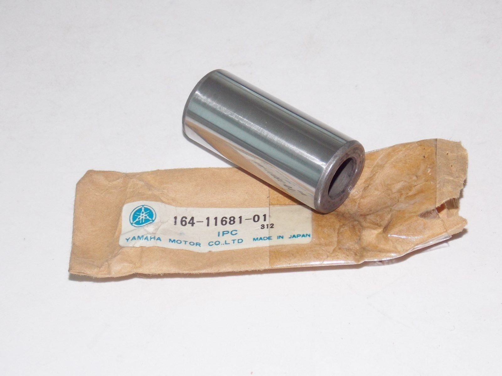 NOS OEM YAMAHA 1970 1971 CRANK PIN 1  HT1   164-11681-01 - MotoRaider