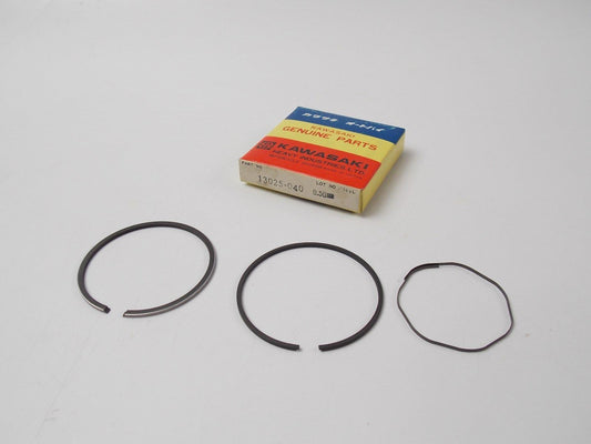NOS OEM KAWASAKI 1972 1973 1974 1975 RING SET O/S G5  13025-040 - MotoRaider