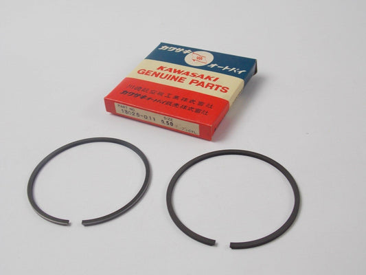 NOS OEM KAWASAKI 1968 1969 1970 PISTON RING SET O/S  13025-011 - MotoRaider