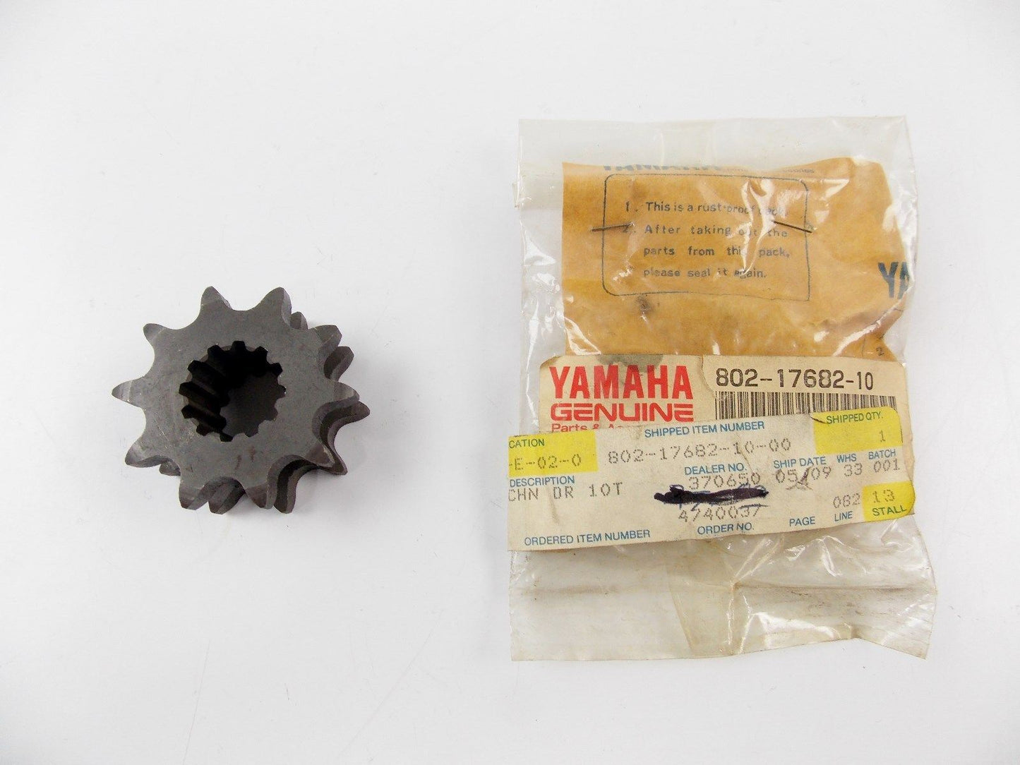 NOS OEM  YAMAHA 1989-2000 CHAIN DRIVE SPROCKET CS340  802-17682-10 - MotoRaider