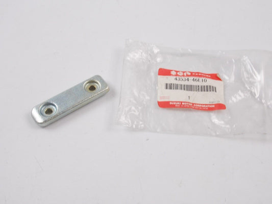 NOS OEM 2001-2005 SUZUKI FOOTREST UPPER BALANCE GSF1200    43534-46E10 - MotoRaider