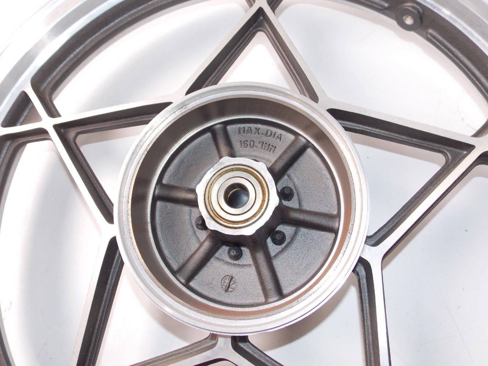 NOS 1978 SUZUKI GS REAR FRONT ALLOY WHEEL SILVER BLACK RIM 18" 1.6 WM2 1.85 WM3 - MotoRaider