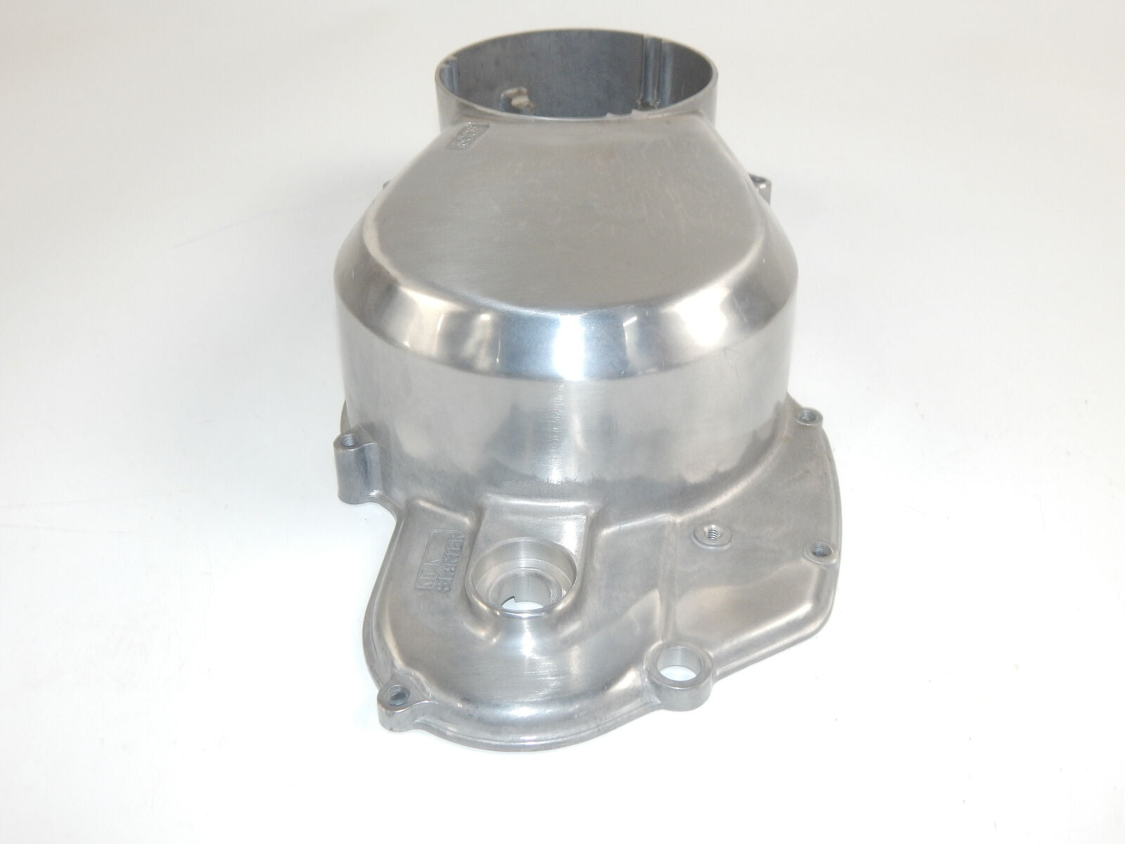 OEM 1970's SUZUKI GT380 GT550 ENGINE MOTOR CRANKCASE RIGHT COVER "3SZZ153" - MotoRaider