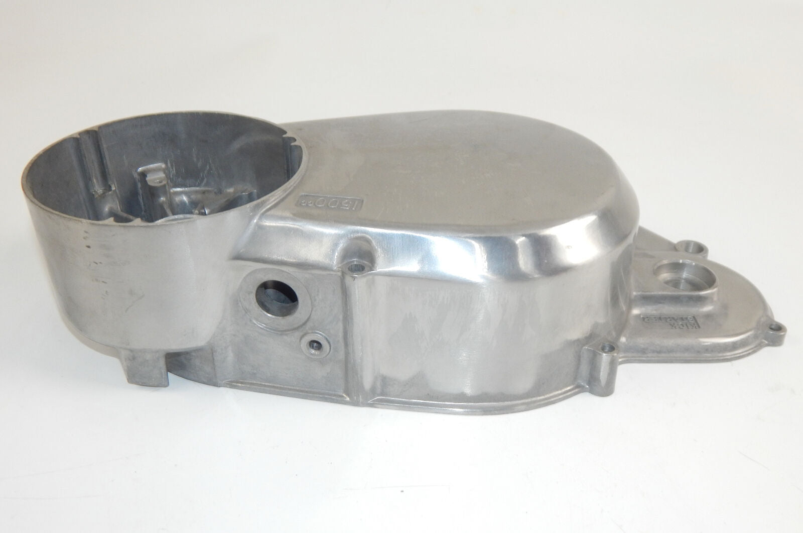 OEM 1970's SUZUKI GT380 GT550 ENGINE MOTOR CRANKCASE RIGHT COVER "3SZZ153" - MotoRaider
