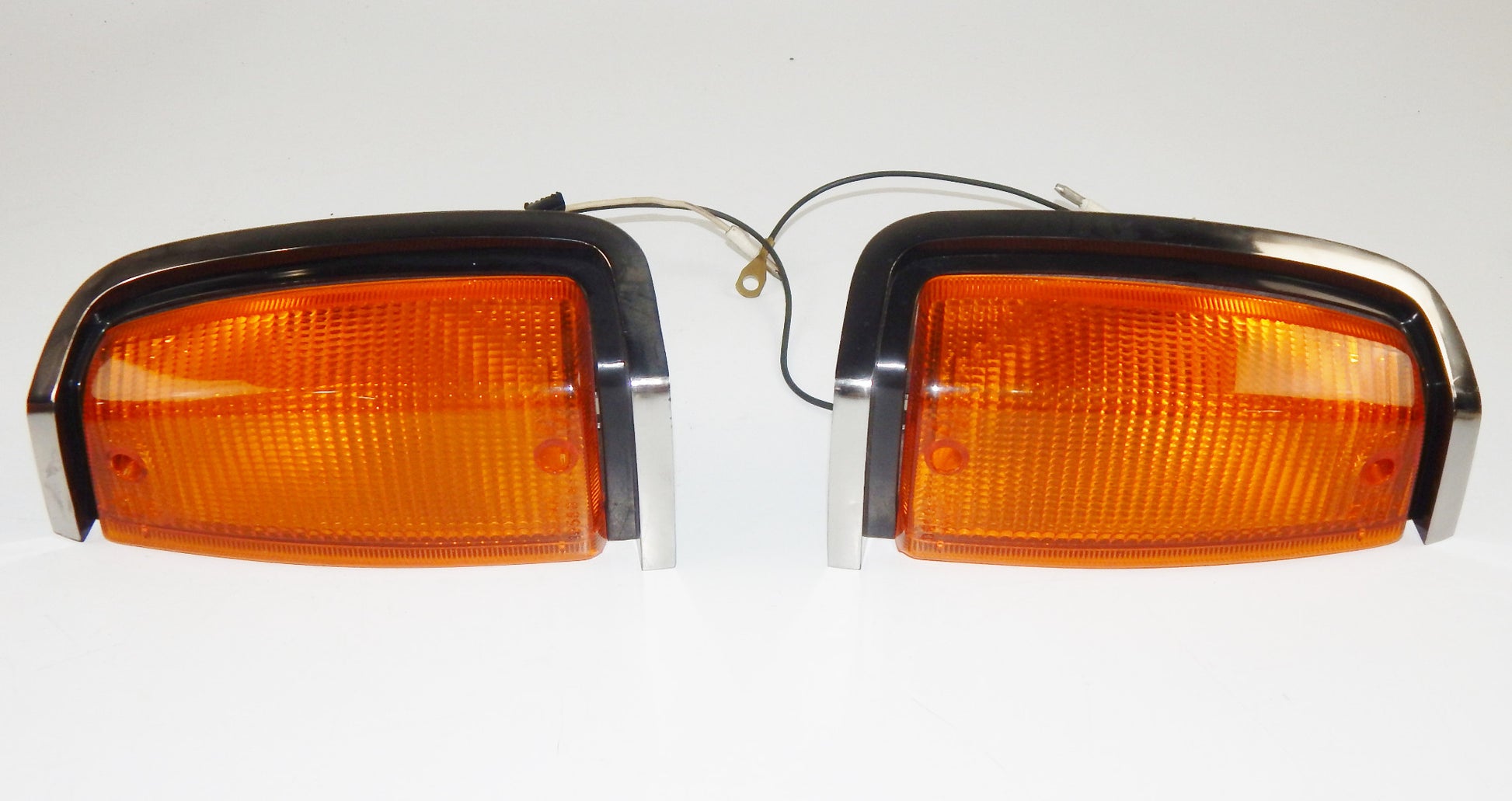 SEIMA RH/LH FRONT LIGHT RENAULT R14 1980 TURN SIGNAL BLINKER 10582701 10582801 - MotoRaider