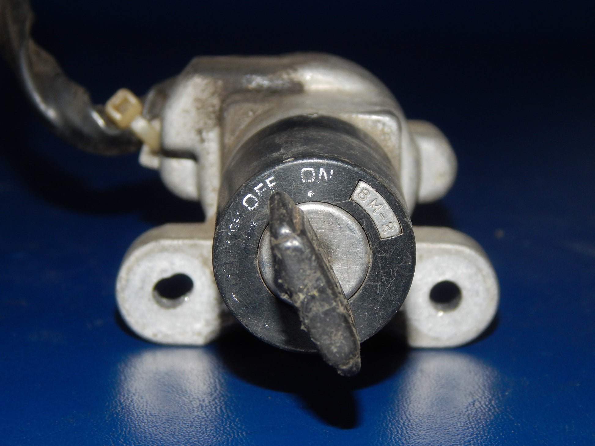 1993 SUZUKI BANDIT GSF 400 IGNITION CYLINDER LOCK+KEY VINTAGE JAPAN - MotoRaider