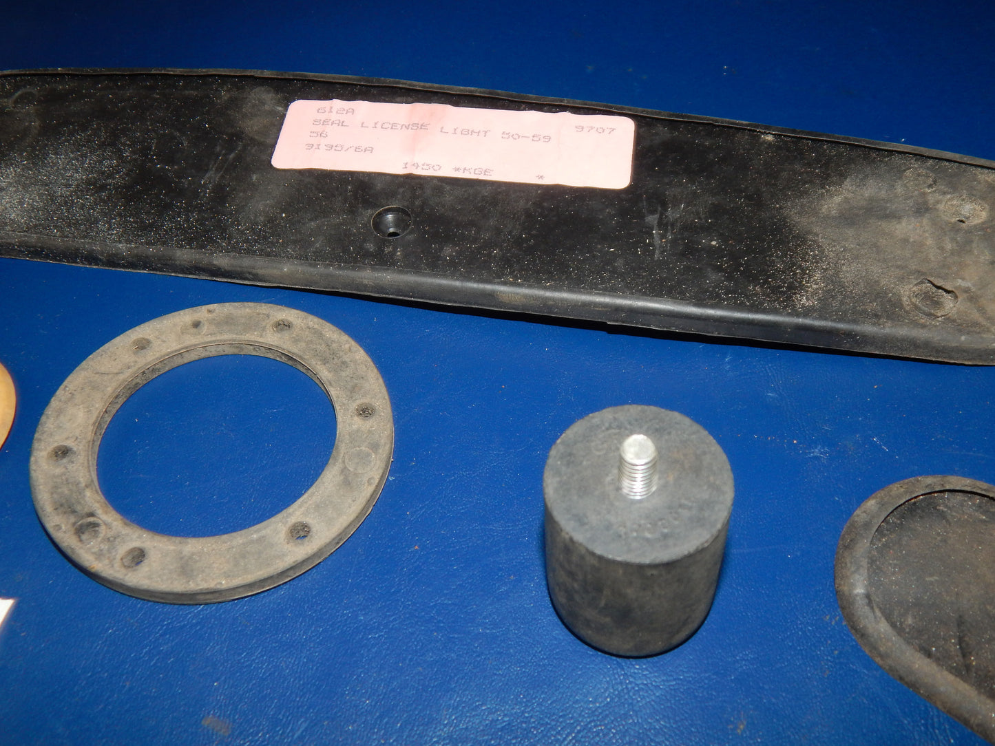 PORSCHE 356 MIX RUBBER PARTS DOOR TURN SIGNAL SENDING UNIT PLATE LIGHT TRIM SEAL - MotoRaider