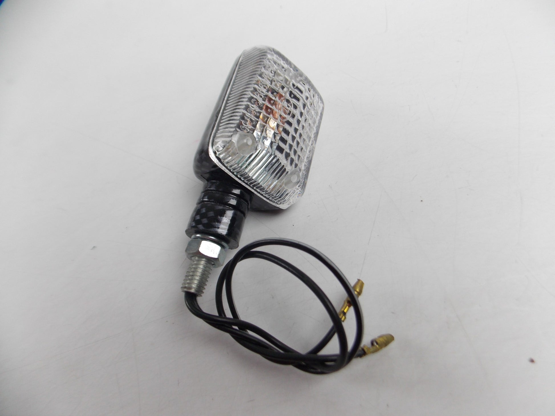 UNIVERSAL BLINKER TURN SIGNAL FLASHER CARBON FIBER LOOK CLEAR LENS 50R LENGTH 3" - MotoRaider