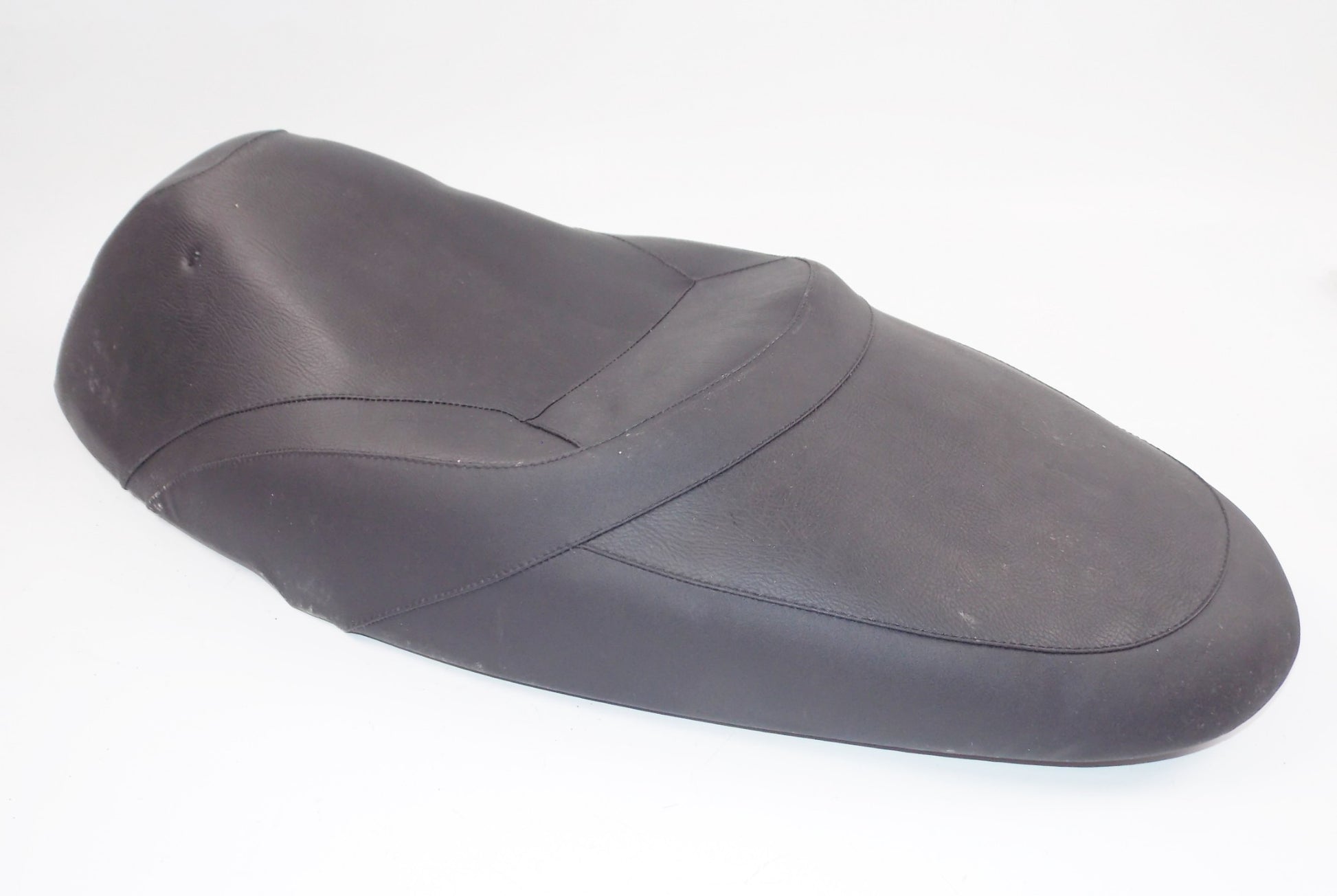 NOS MALAGUTI SCOOTER CENTRO 125 SEAT SADDLE BLACK LOWERED 106.116.03 - MotoRaider