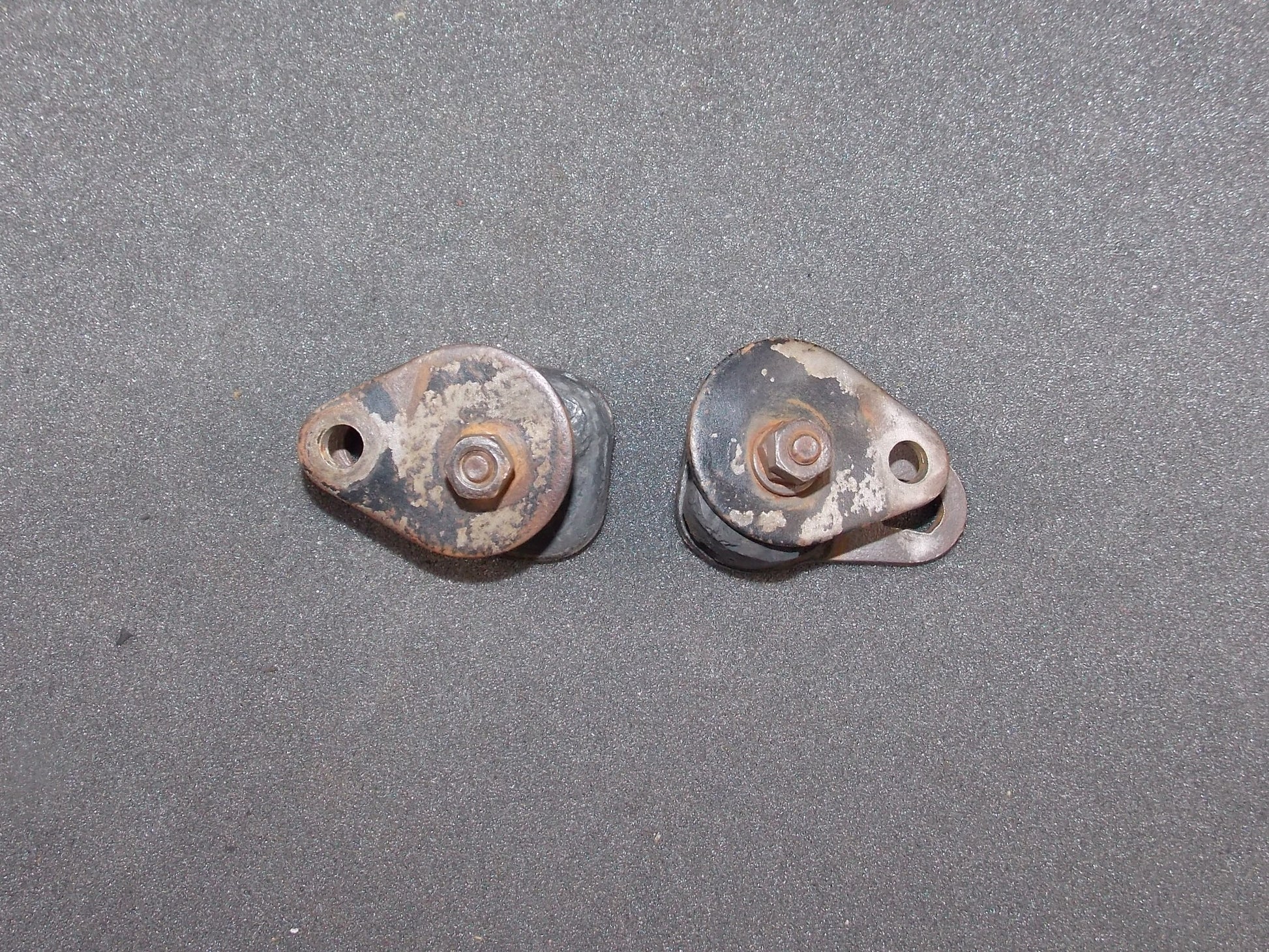 OEM YAMAHA 1976 YZ400 MUFFLER MOUNTS BRACKETS EXHAUST PIPE DAMPER - MotoRaider