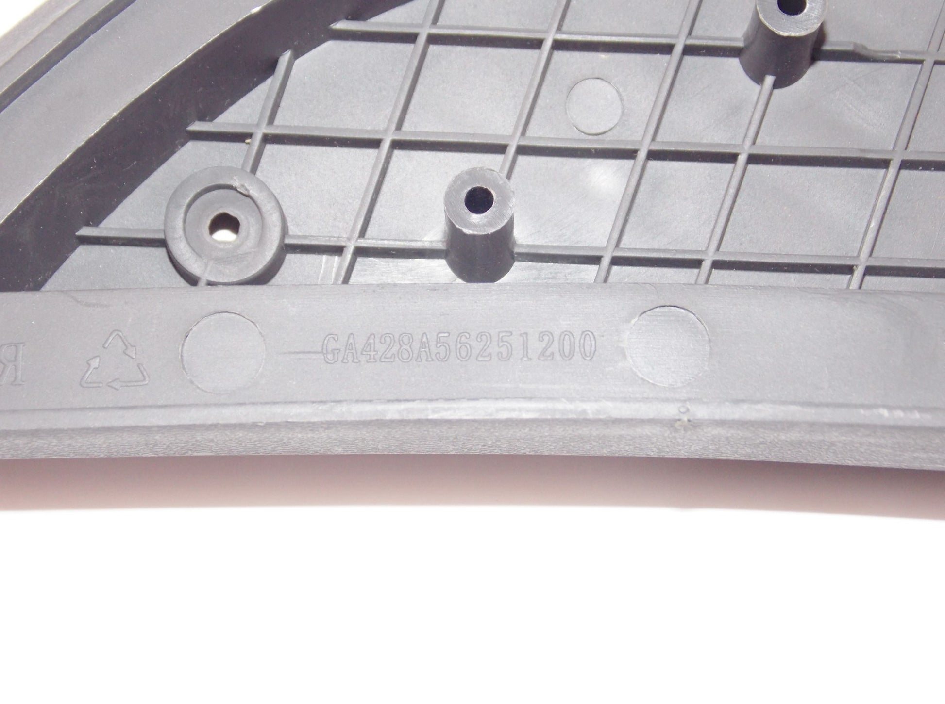 OEM GARELLI Xo 125 150 200 RH PASSENGER  FOOREST HOUSING COVER GA428A56251200 - MotoRaider