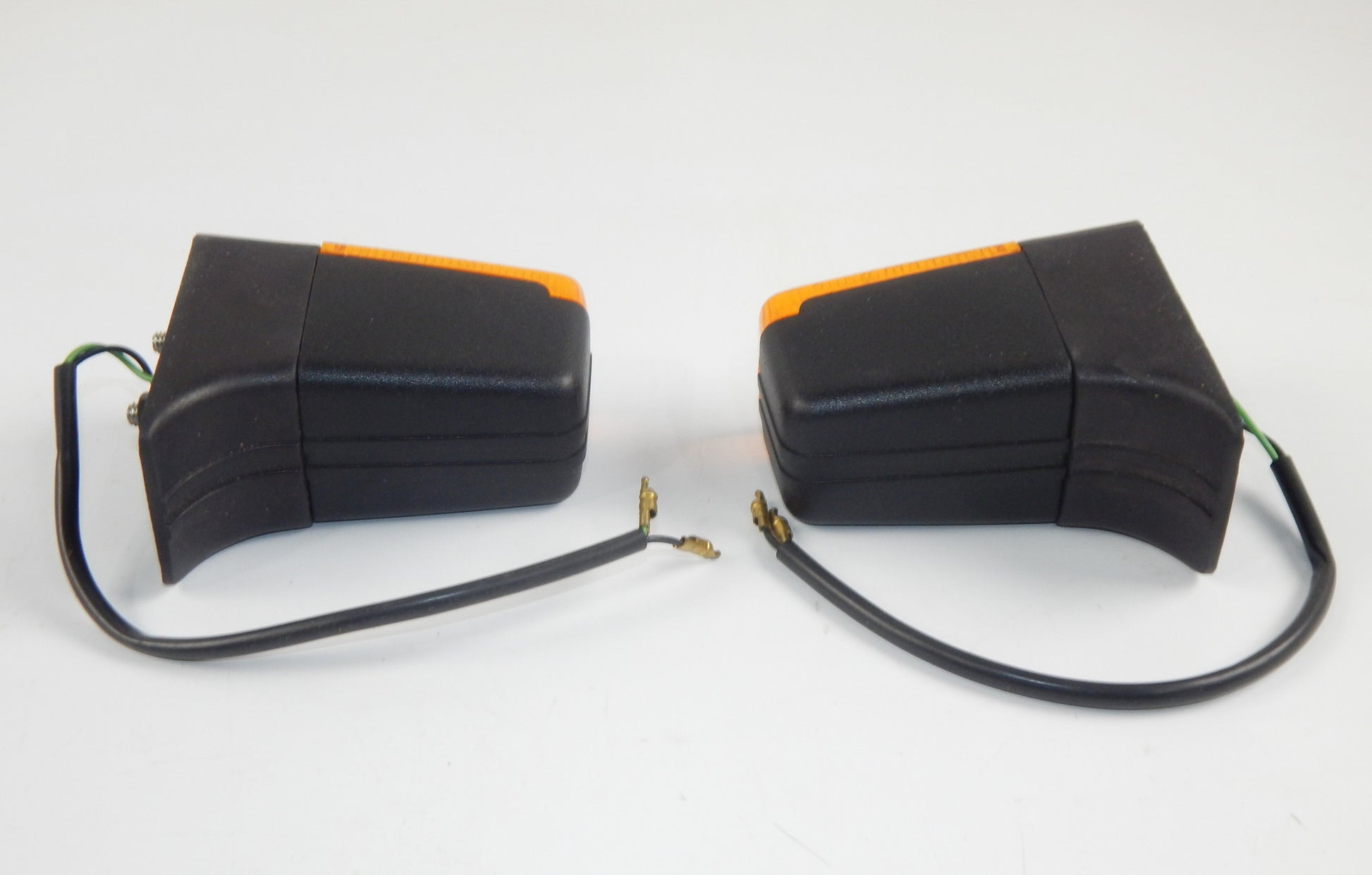 OEM CAGIVA 1986 ALETTA ORO-S2 RIGHT /LEFT FRONT TURN FLASHER INDICATOR 800047191 - MotoRaider