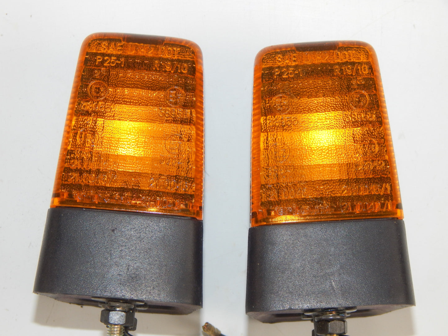 OEM CAGIVA 1986 ALETTA ORO-S2 RIGHT /LEFT FRONT TURN FLASHER INDICATOR 800047191 - MotoRaider