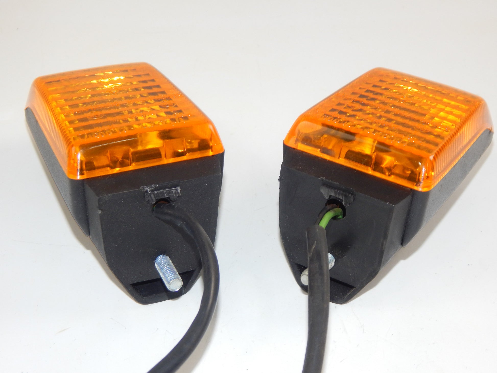 Triom 21.0051/1 P25-1 R19-10 210052/1 RH LH TURN SIGNAL INDICATOR MOTORCYCLE - MotoRaider