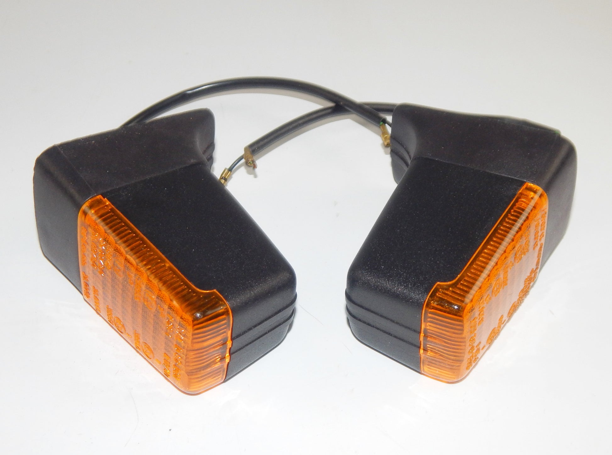 OEM CAGIVA 1986 ALETTA ORO-S2 RIGHT /LEFT FRONT TURN FLASHER INDICATOR 800047191 - MotoRaider