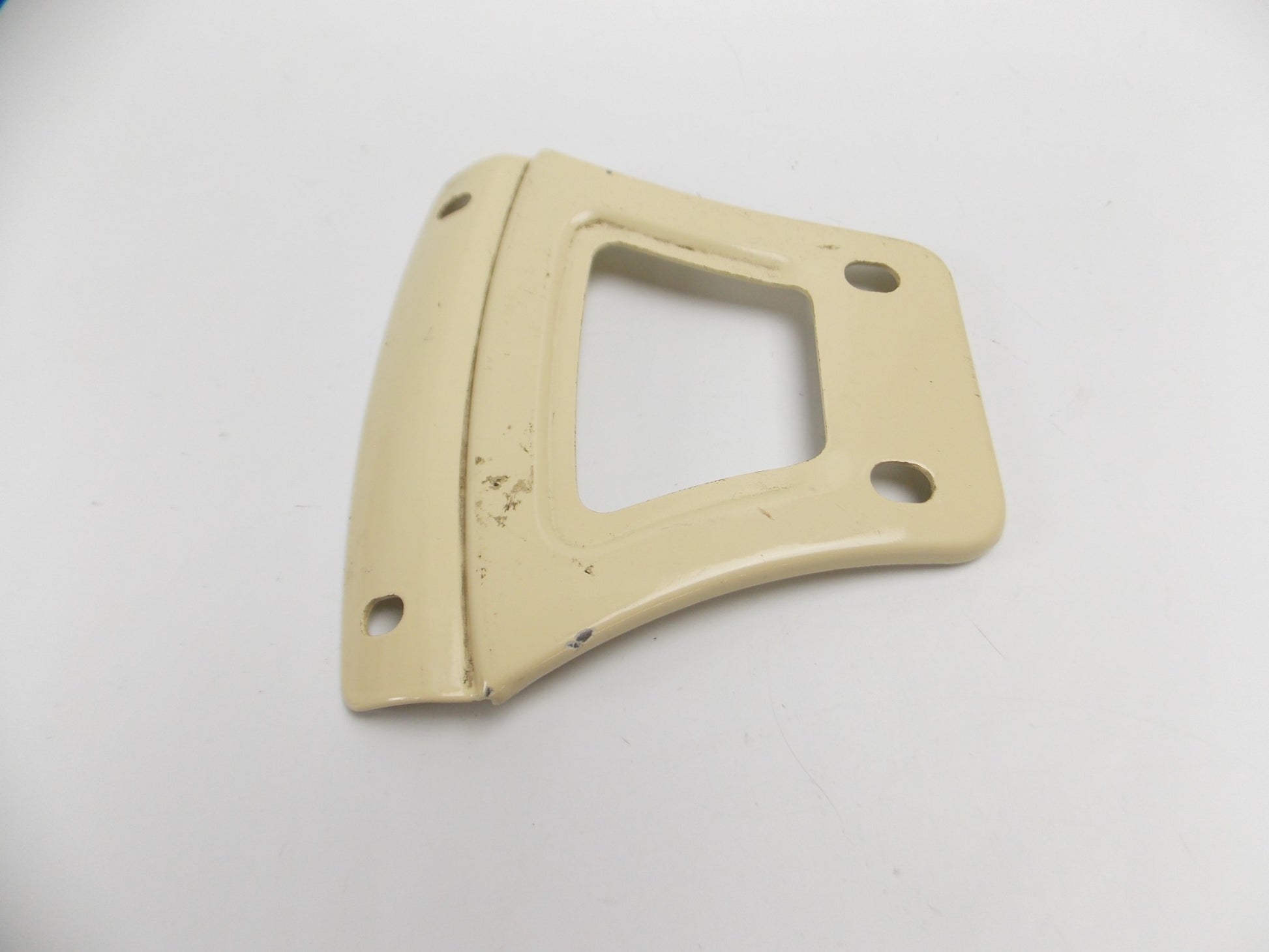 LAVERDA LZ 125 175 FRONT FENDER BRACKET HOLDER MOUNT CREAM 21112398 21 112 398 - MotoRaider