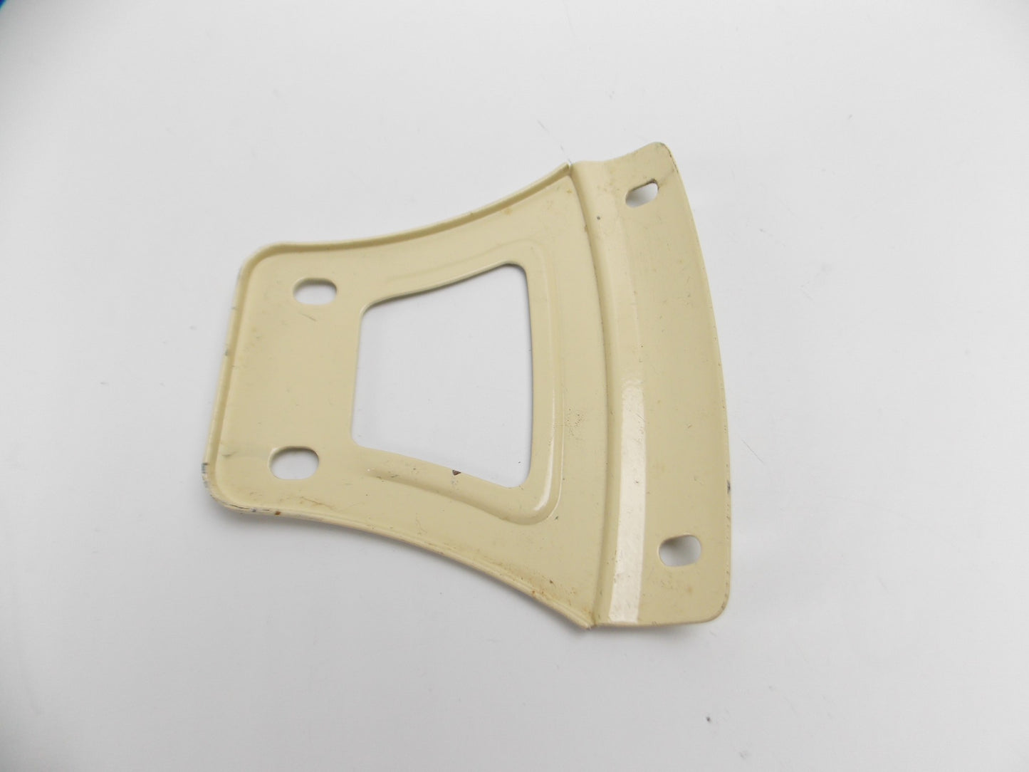 LAVERDA LZ 125 175 FRONT FENDER BRACKET HOLDER MOUNT CREAM 21112398 21 112 398 - MotoRaider