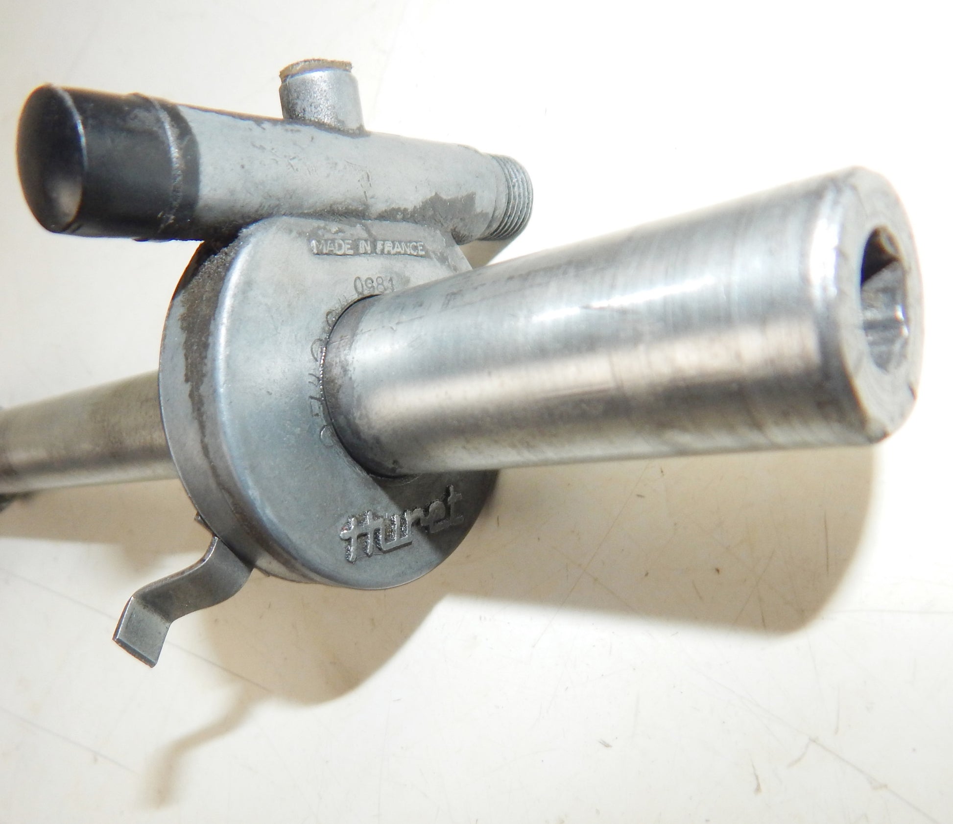 1981 BETA TRAIL 125 FRONT WHEEL PIN BOLT AXLE+SPEEDOMETER GEAR DRIVE HURET - MotoRaider