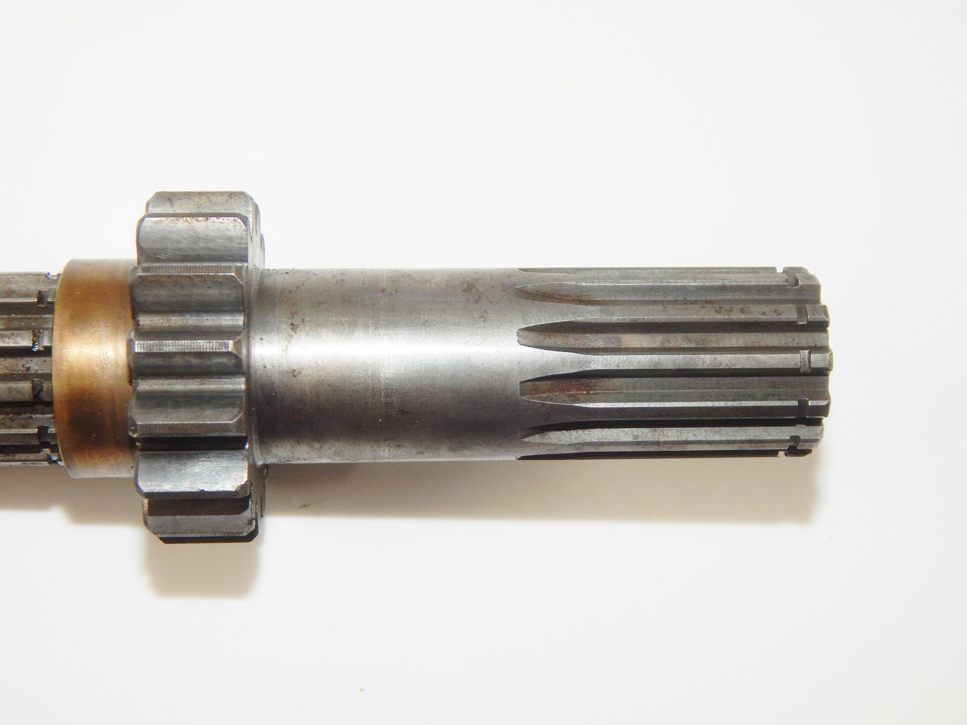 HUSQVARNA 1982 240 250 CR TRANSMISSION GEARBOX MAIN SHAFT #697 15T 161269701 - MotoRaider