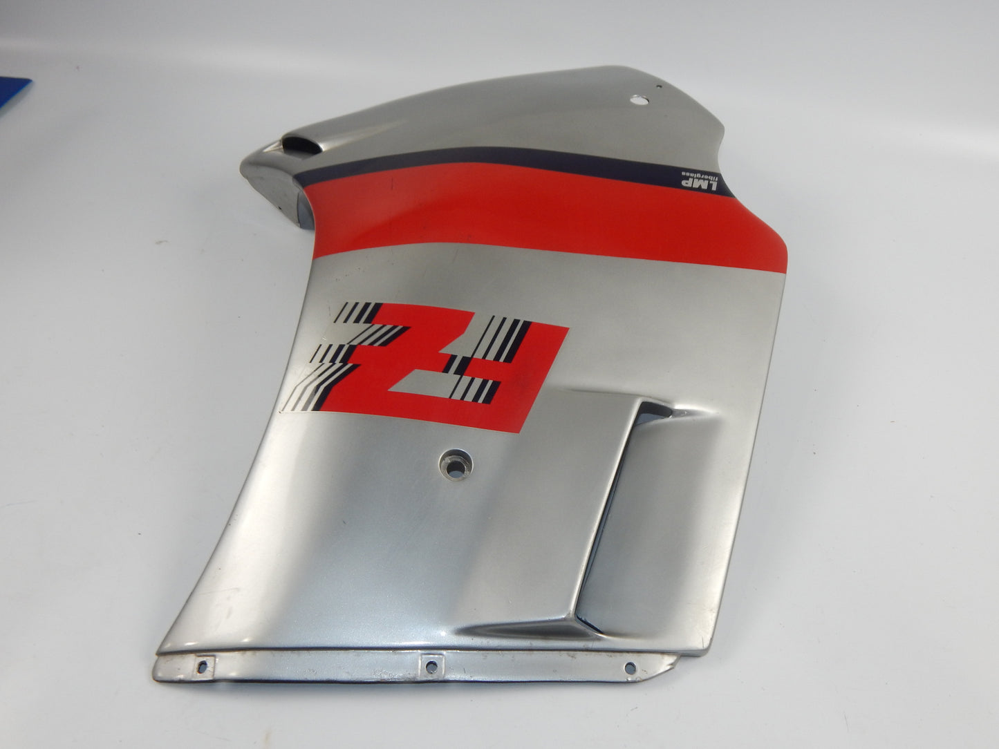 1980-90's YAMAHA FZ LMP FIBERGLASS RIGHT LOWER FAIRING PANEL COVER SILVER RED - MotoRaider
