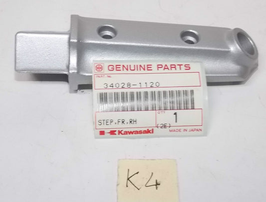 NOS KAWASAKI 1984 1985 1986 1987 ZX900 ZX600 ZX1000 FRONT RH FOOT PEG 34028-1120 - MotoRaider