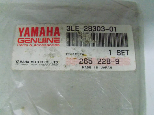 NOS YAMAHA  1994 FZR1000 LOWER COVER 2 EMBLEM DECAL STICKER MARK   3LE-28303-01 - MotoRaider