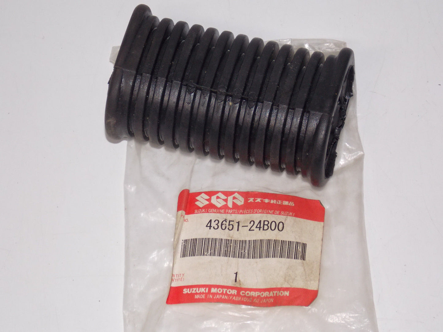 OEM SUZUKI 1986 1988 1992 2005 2011 LS650 FOOTREST RUBBER PILLION 43651-24B00 - MotoRaider