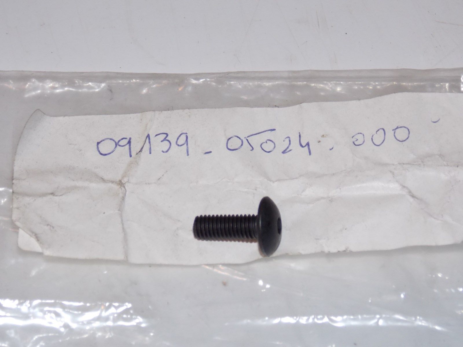 NOS SUZUKI 1986 1987 SCREW 5X14 RG250FG 09139-05024-000 - MotoRaider