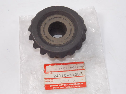 NOS SUZUKI 1981 1983 SECONDARY DRIVE GEAR GS650  24910-34202 - MotoRaider