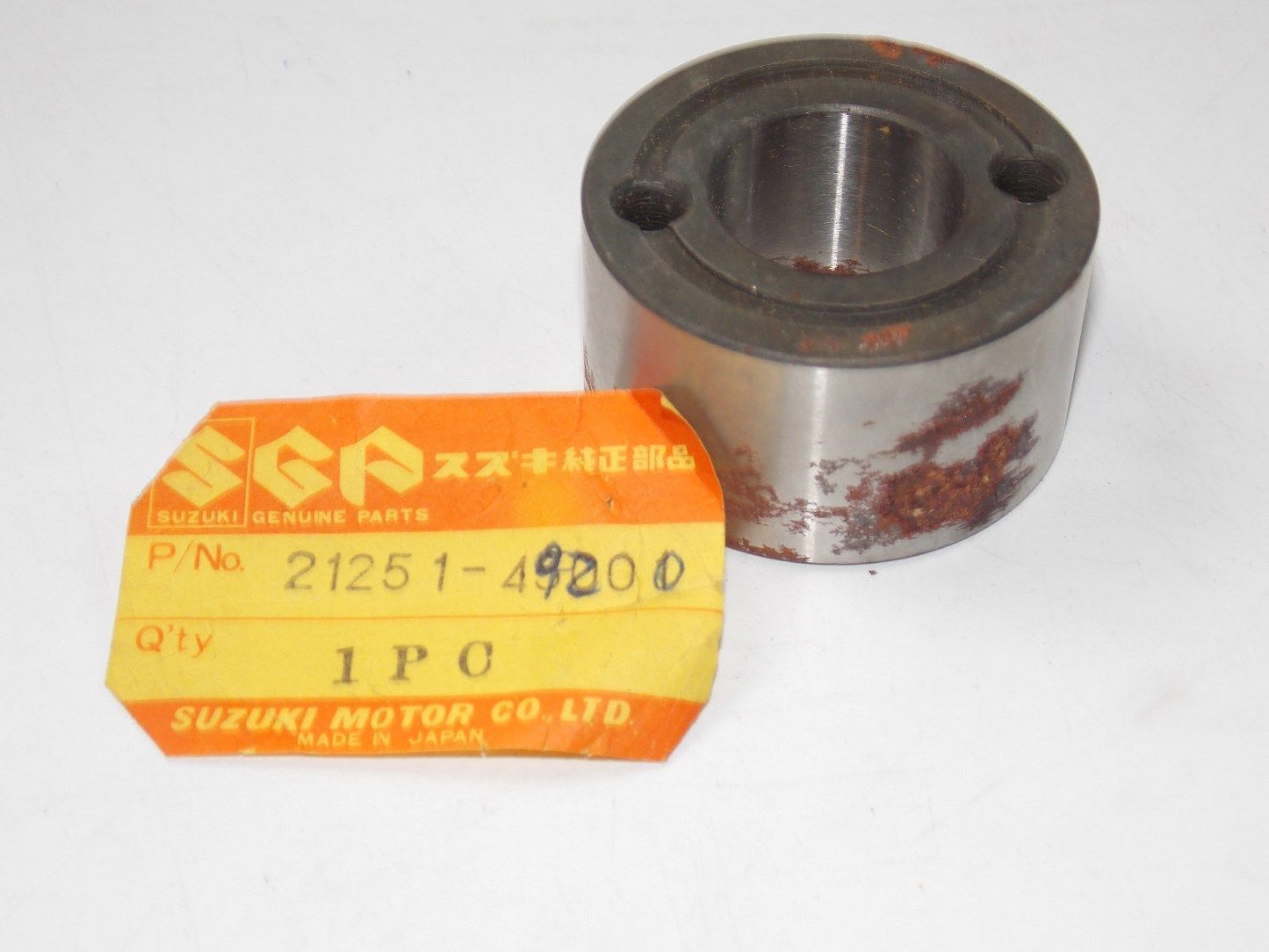 NOS SUZUKI 1980 1981 1982 1983 PRIMARY DRIVEN SPACER GS650 750 850 21251-49200 - MotoRaider