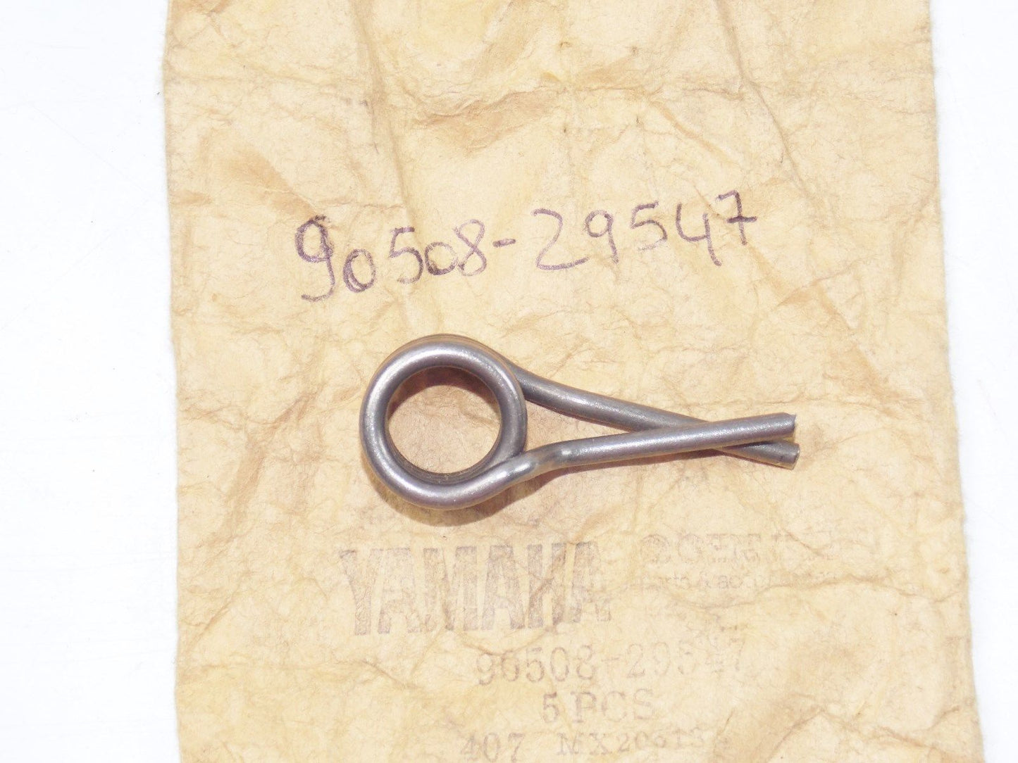 NOS YAMAHA 1982 1983 TORSION SPRING XS400 90508-29547 - MotoRaider