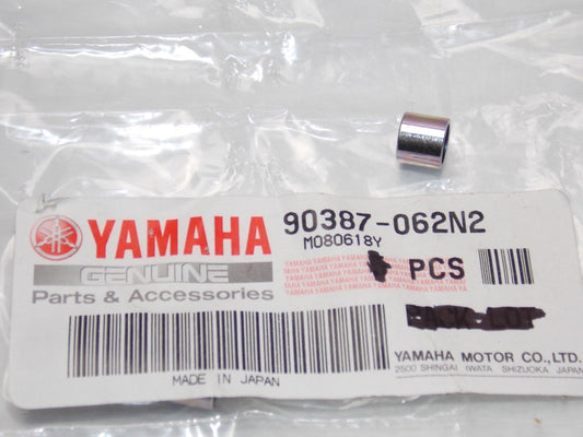 NOS YAMAHA  1969-2011 COLLAR DT1 XS500 IT400 BR250 FZX700  90387-062N2 - MotoRaider