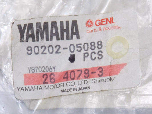 NOS YAMAHA 1985-2013 PLATE WASHER XVZ13 VK540 FZR1000 XS850   90202-05088 - MotoRaider