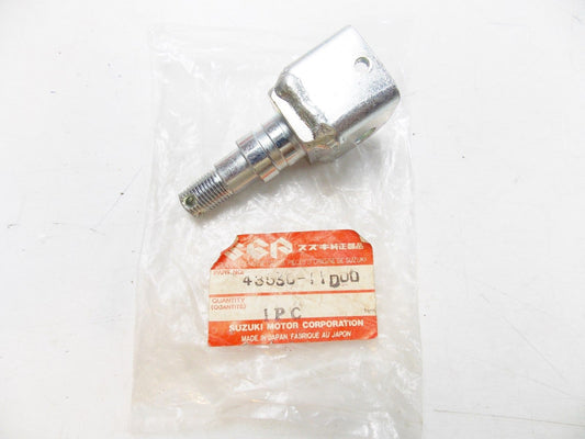 NOS OEM SUZUKI 1992-1996 FRONT FOOTREST BOSS GSF400 RF600 43530-11D00 - MotoRaider