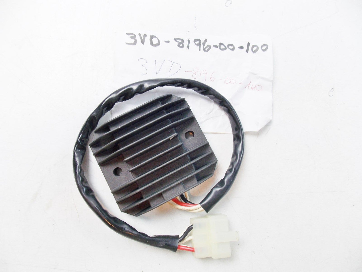 NOS OEM YAMAHA 1993-2001 RECTIFIER REGULATOR ASSY TDM850 XV250 3VD-81960-01 - MotoRaider