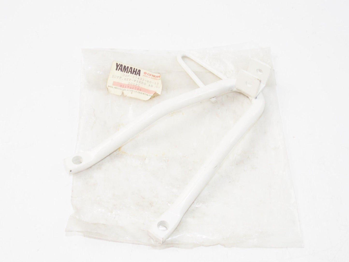 NOS OEM GENUINE YAMAHA 1993 DT125R DT125 FOOT PEG BRACKET WHITE 3BN-27432-00-13 - MotoRaider