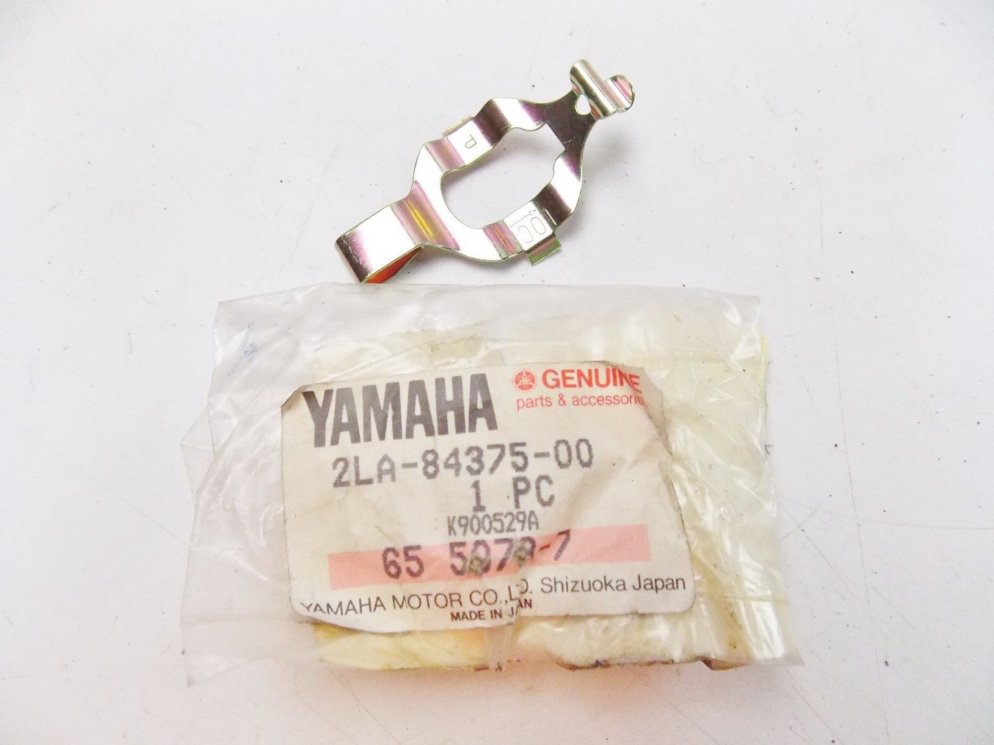 NOS YAMAHA 1987-1993 BULB FITTING PLATE FZR600/750/1000 TDM850  2LA-84375-00 - MotoRaider