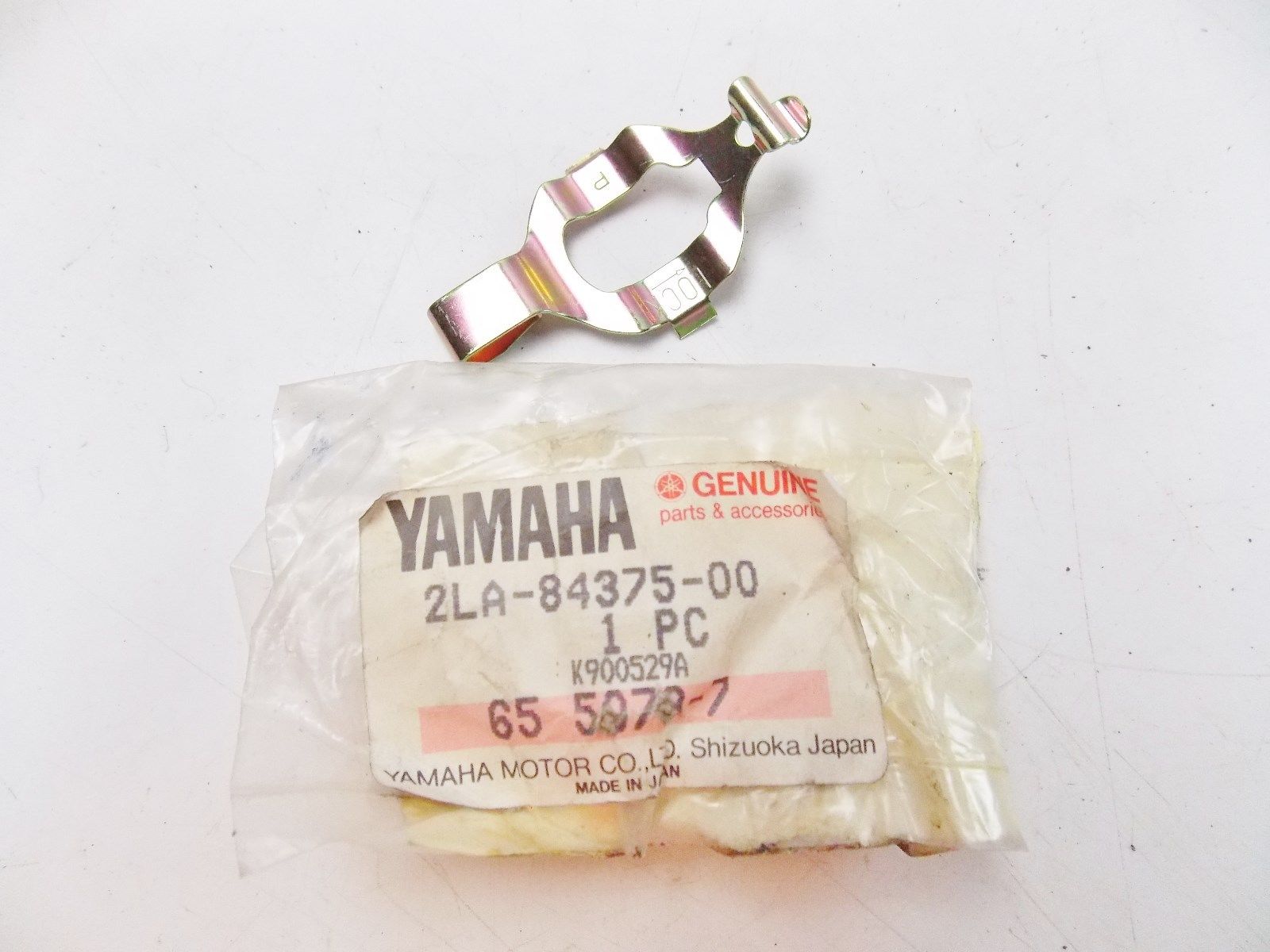 NOS YAMAHA 1987-1993 BULB FITTING PLATE FZR600/750/1000 TDM850  2LA-84375-00 - MotoRaider