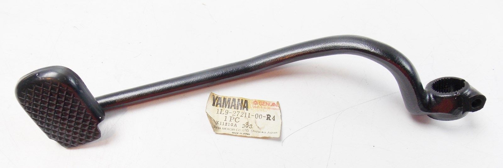 NOS YAMAHA 1976 1977 BRAKE PEDAL XS360  1L9-27211-00-R4 - MotoRaider