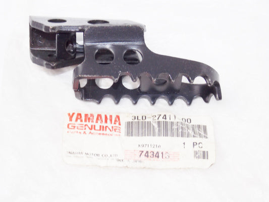 OEM NOS YAMAHA 1996 1998 2001 2004 TTR90 YZ80 LEFT FOOT PEG STAND REST 3LD-27411 - MotoRaider