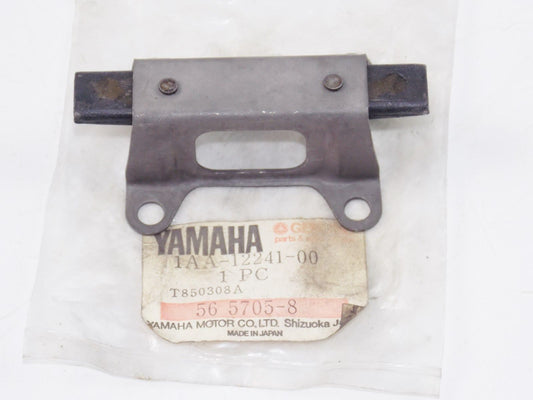 NOS YAMAHA 1986 1987 STOPPER GUIDE 2 FZ750   1AA-12241-00 - MotoRaider