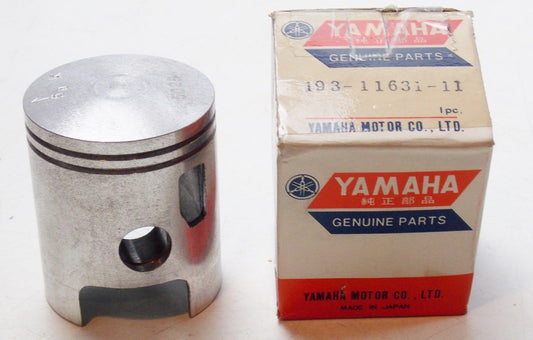 NOS YAMAHA 1968 PISTON 1 O/S 0.25 YCS1   193-11631-11 - MotoRaider