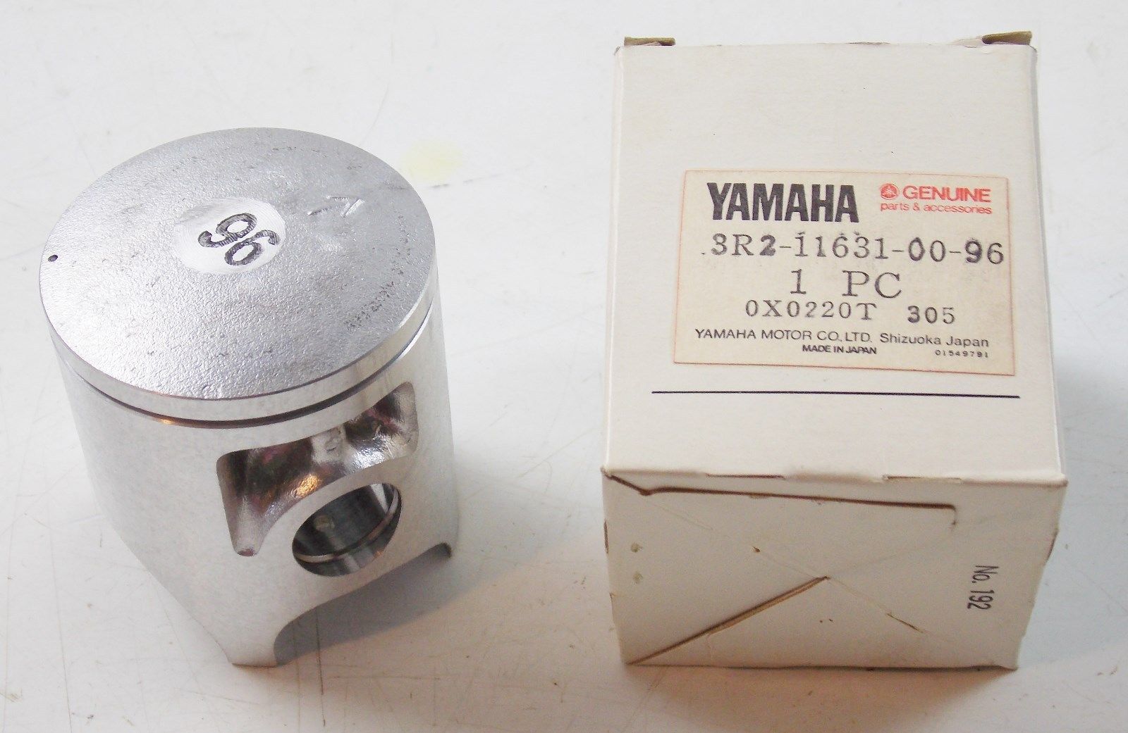 NOS OEM YAMAHA 1980 1981 PISTON STD YZ100 3R2-11631-00-96 - MotoRaider