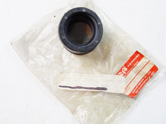 NOS SUZUKI 1980-1983 LH INTAKE PIPE CONNECTOR GS1100 13121-49200 - MotoRaider