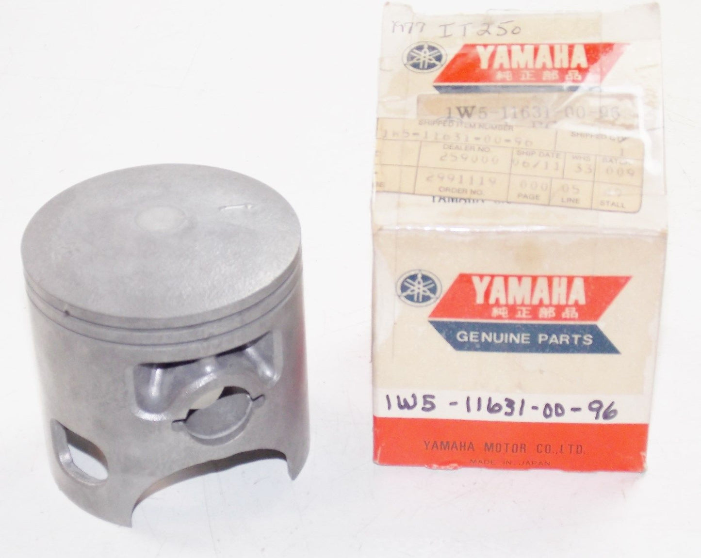 NOS YAMAHA  1977 1978 PISTON STD   IT250   IT400   1W5-11631-00-96 - MotoRaider