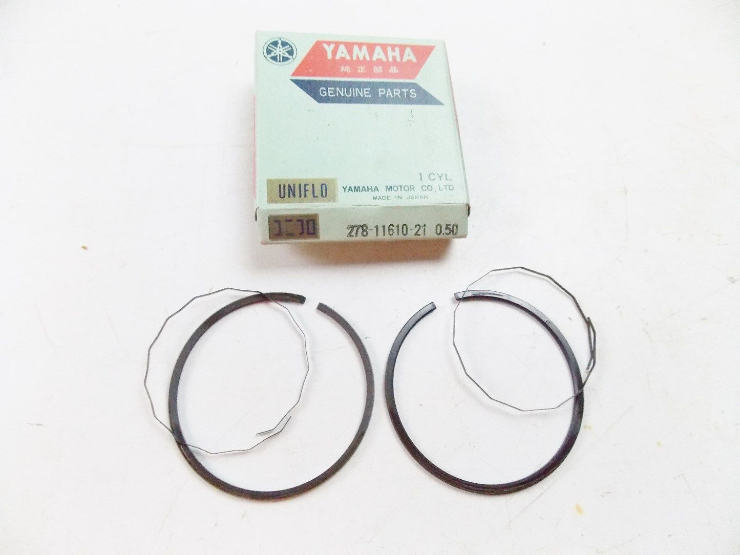 NOS YAMAHA  1970 1971 1972 PISTON RING SET 2ND O/S 0.50  R5 278-11610-21 - MotoRaider