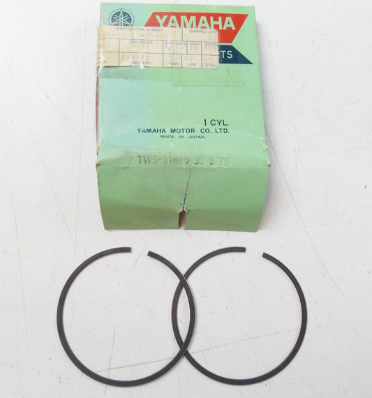 NOS YAMAHA 1979-1982 PISTON RING SET 3RD O/S 0.75 IT250   1W5-11610-30 - MotoRaider