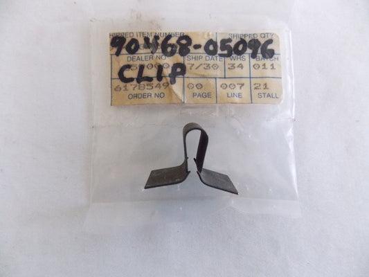 NOS YAMAHA  1984 CLIP SR540  90468-05096 - MotoRaider