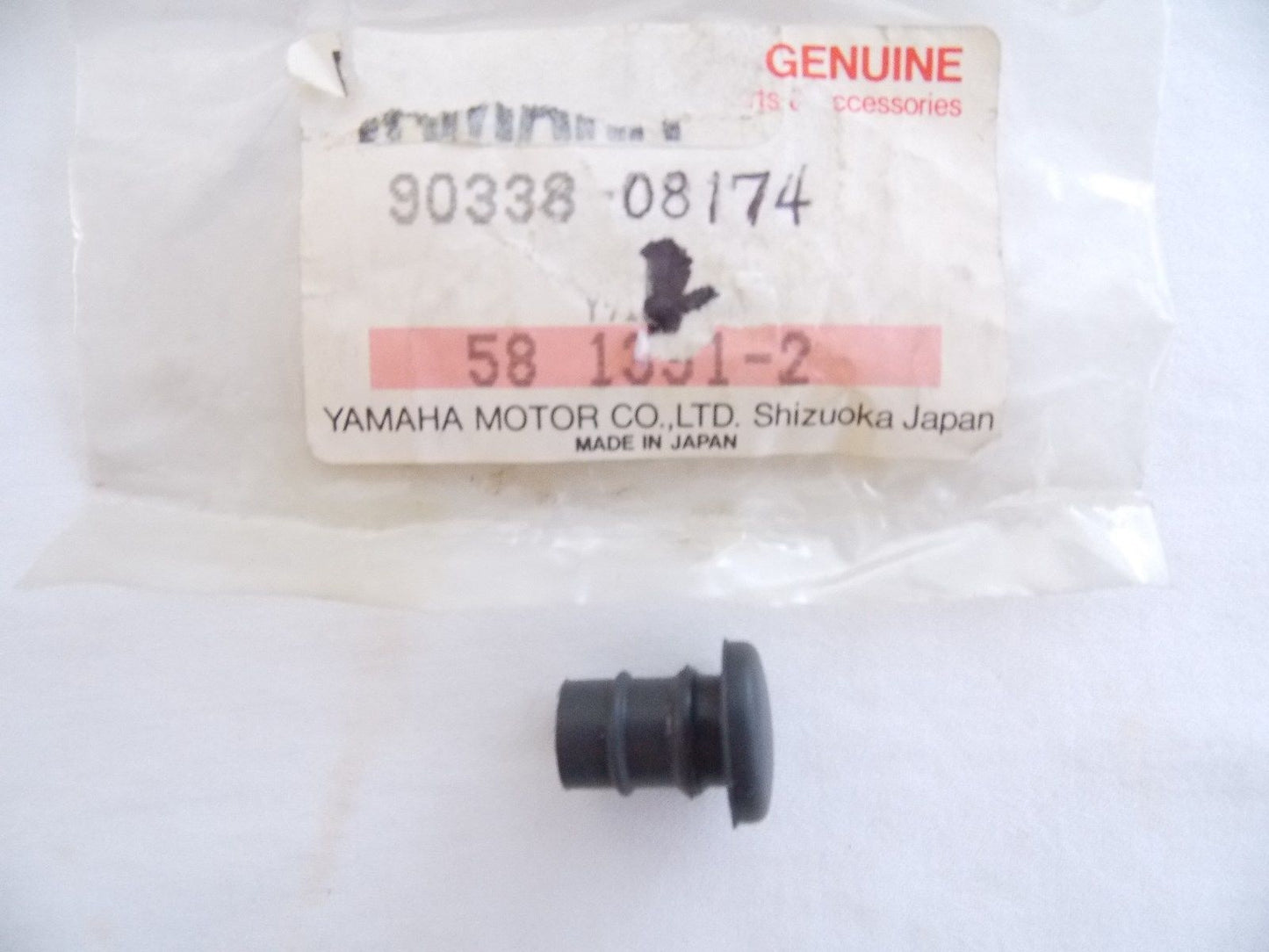 NOS YAMAHA  1988-2015 SPECIAL SHAPE PLUG XT600 XVS650 XP500 XVS1100  90338-08174 - MotoRaider