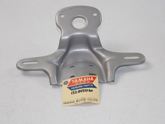 NOS YAMAHA 1962 1965 1966 LICENCE BRACKET YD3 YDS2 YM1  152-84551-60 - MotoRaider